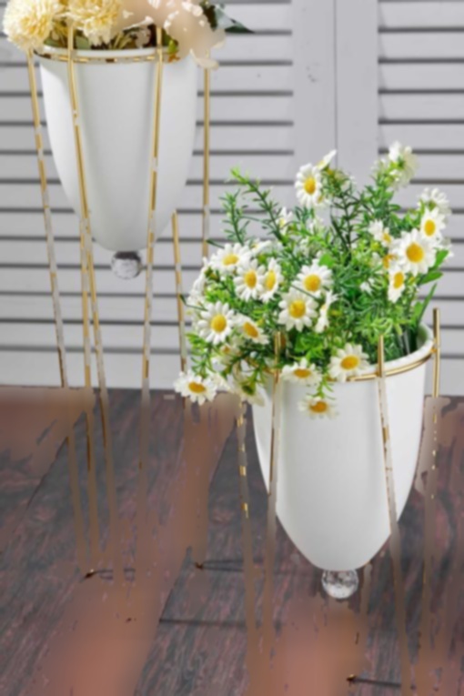 گلدان جدید تزئینی فلزی مدل سفید پایه‎دار برند MHK Collection کد 1701307149