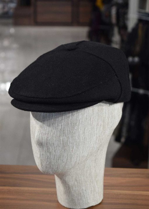کلاه زمستانی دکمه‎دار پارچه مشکی کلاسیک برند Göksu Şapka کد 1710078514